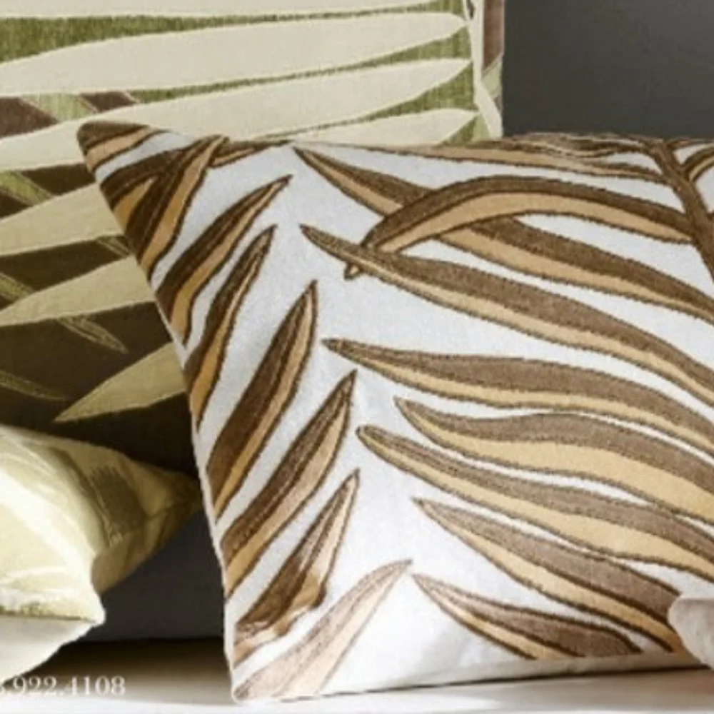 Williams Sonoma Home Velvet Vine Linen Applique Lumbar Pillow Cover 14